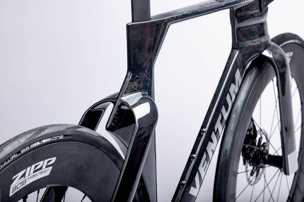 Vélo de triathlon Ventum sram force AXS